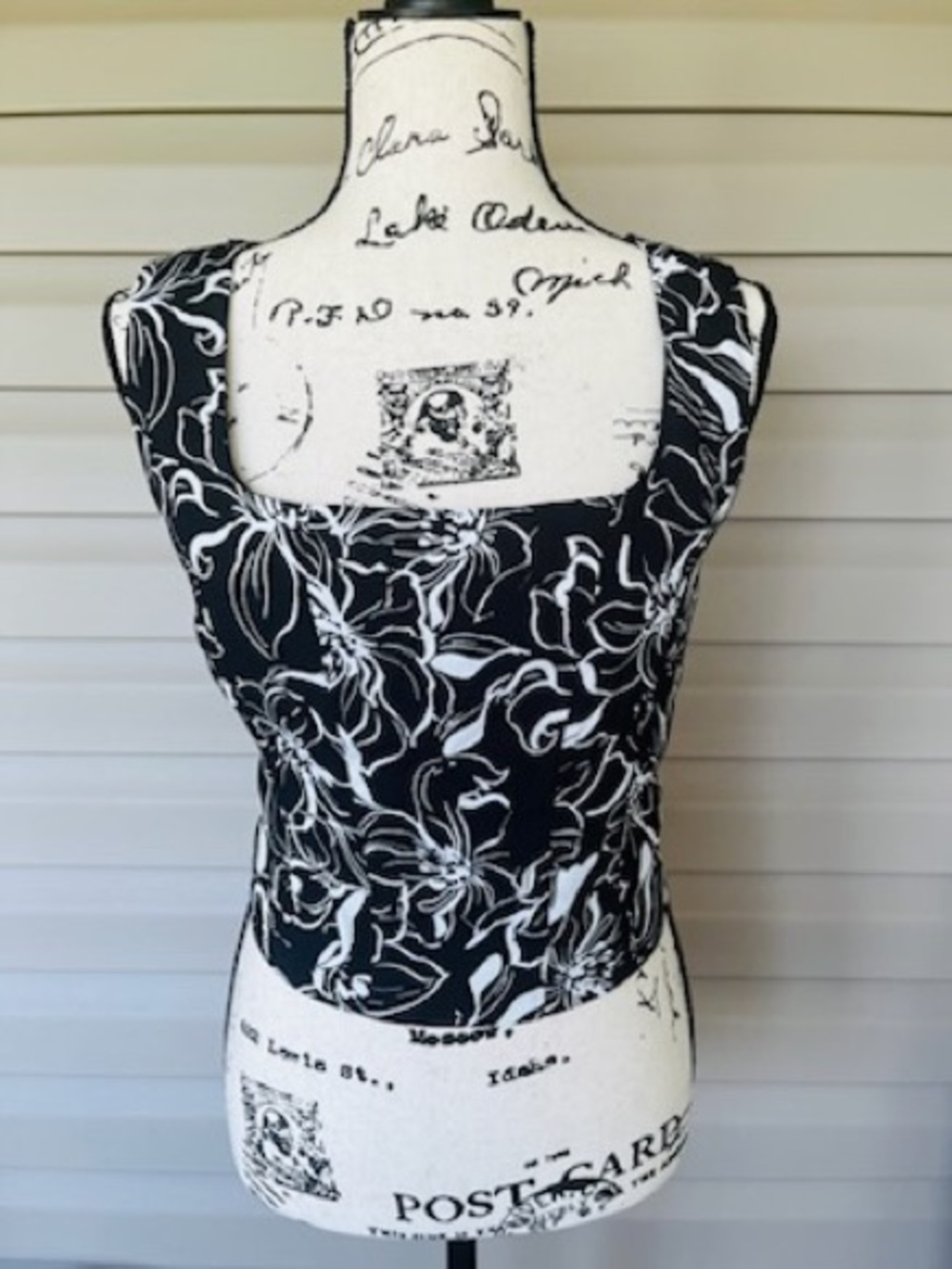 WHBM $99Black & White Floral Corset Top